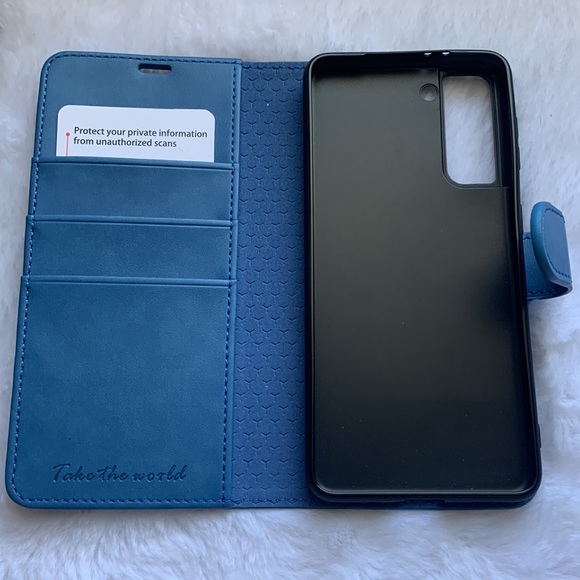 TUCCH Cellphone Wallet / Folio Case NWOT - Picture 2 of 4